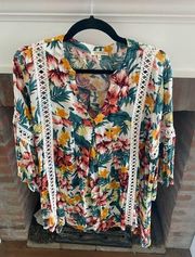 AndTheWhy Floral Crochet Sides Boutique Short Sleeve Shirt Oversized Small