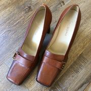 BCBGMaxazria heeled brown loafers size 7.5