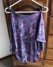 NWT  BLOUSE CUT OF SHOULDERS WITH CHAINS