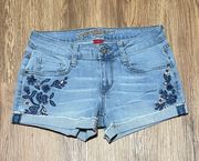 New  Flower Embroidered Shorts