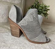 Vince Camuto  Fritzey grey suede laser woven accent open toe booties sz 10