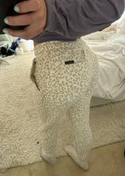 Peace Jogger in Barely Leopard