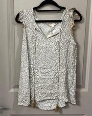 NWT Hem & Thread Floral Print Top