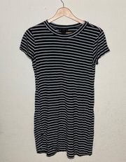 Black & white striped dress with side slit ( M ) 