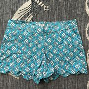 Crown & Ivy Short with Turtle Print Scalloped Hem Size 8 Like NEW condition