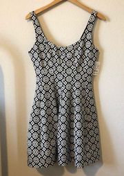 NWT  Women’s Black & White Retro Mod Pinup Medallion Circle Dress Size 7