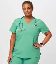 FIGS NWT  Surgical Green Catarina Scrub Top XS