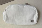 Lululemon Everywhere Belt Bag 1L - White Opal