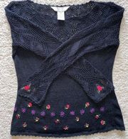 Uniform Petite JohnPaulRichard knit embroidered top. Size PM