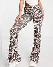 NWT  Zebra Stretchy Plisse Kickflare Pants Leggings Ribbed Brown 12