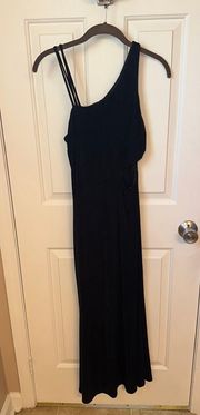 The Copper Closet  Black Maxi Dress