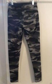 Garage Camo Leggings Size Medium M