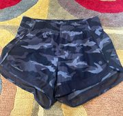 Athleta Mesh Racer Run Short 4” Camo Print Running Shorts Built in Underwear S