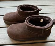 Bearpaw Brown Platform Mini Boots Women’s size 10 Winter Soft Warm Comfy Cute