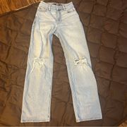 Hollister size 0 Regular, ultra high rise distressed dad jeans, light wash