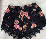 KENDALL & Kylie boho Lace Floral Shorts MEDIUM Black pink