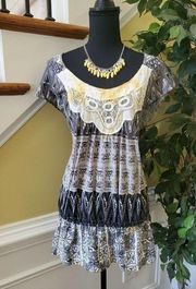 ONE WORLD Sleeveless Top Sz L- Necklace Included