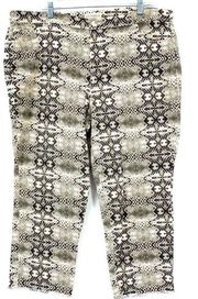 Eloquii Patterned Jeans with Black, White & Caramel colors & distressed hems 😍