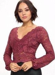 Lace Scalloped V-Neck Elastic Cuff Top Size Medium