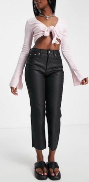 Straight Jeans in Coated Black