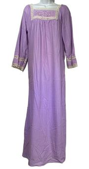 Erika Loren New York Purple Lace trim USA Lightweight Long Sleeve Nightgown M