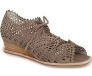 Jeffrey Campbell Wedge Sandals Espejo Taupe Suede Rodillo Lace-Up Low Sz 8.5