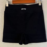 Bo+Tee Womens Black Seamless Ribbed Workout Gym Shorts Inseam 3” size small