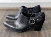 BANDOLINO Black Leather Bootie Size 6