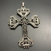 Signed Sarah Coventry Vintage 1974 Special Edition Florentine Cross Pendant 3.25