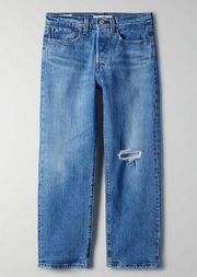 NWT aritzia Levi’s wedgie straight jeans denim jive tone blue color with rip 25