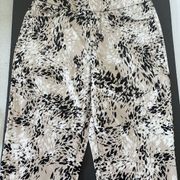 NINE WEST Animal Print Heidi Pull On Skimmer Knee Length Shorts Size 6 NWT