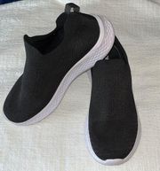 Cushionaire memory foam black sneakers - 8.5