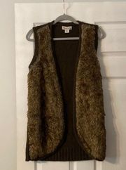 Ariat Women's  size M Faux Fur Open Front
Western Vest Brown