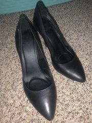 Size 7  black heels