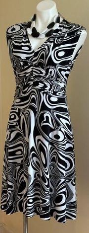 Anne Klein Black & White Graphic Circles Sleeveless V Neck Empire Waist SZ S