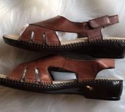 New! Naturalizer Brown Leather Sandals! Comfy