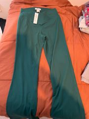 Flare Leggings in Green