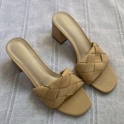 Maurices NWOT “Khloe” woven strap block sandal.