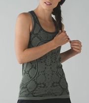 Lululemon 💙 swiftly tech racerback in heathered gator green