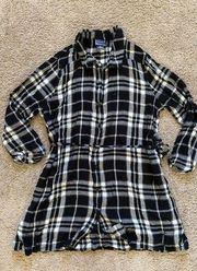 oh baby by motherhood women's medium plaid button down maternity top