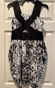 Go Couture GO International Black & White Dress Juniors Size 7