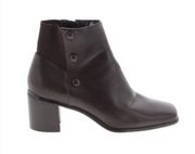 Nicole Miller vintage size 6M brown ankle boots/booties