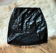 LUCY IN THE SKY Heartless Metallic Black Edge Mini Skirt