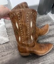 Size 8  Womens Boots