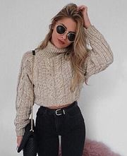 Cropped Turleneck Sweater