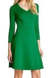 Ponte Fit & Flare Kelly Green 3/4 Sleeve V-Neck Dress - Sz Medium