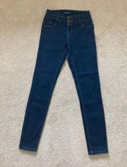 ⭐️ Blue spice stretchy jeans in size 5