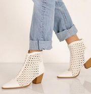 Matisse Lulus Caught Up off White Woven Pointed-Toe Ankle Boots size 10 NEW