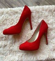 Red Pumps 