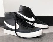 Nike Blazer Mid Shoes
